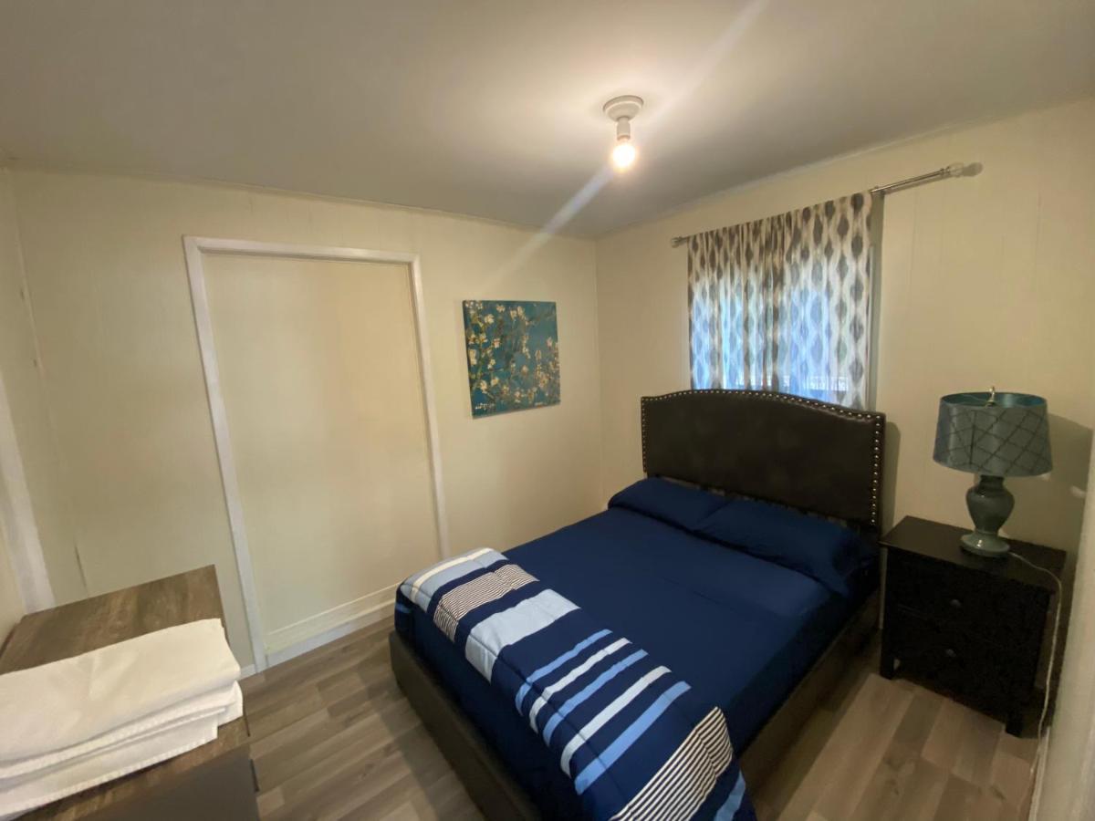 The Water Street Inn Greater Napanee ภายนอก รูปภาพ